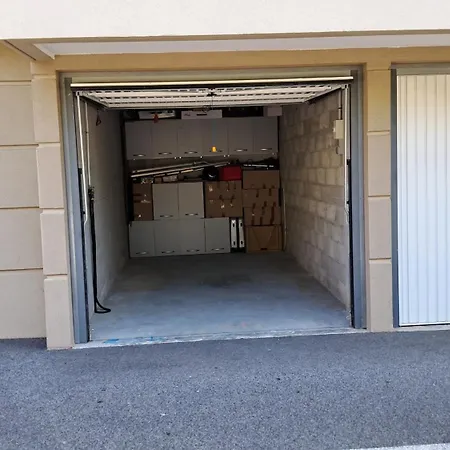 Appartement Bel Avec Piano Et Parking Plein Air Dans