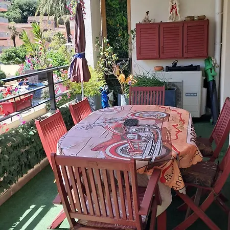 Bel Avec Piano Et Parking Plein Air Dans *